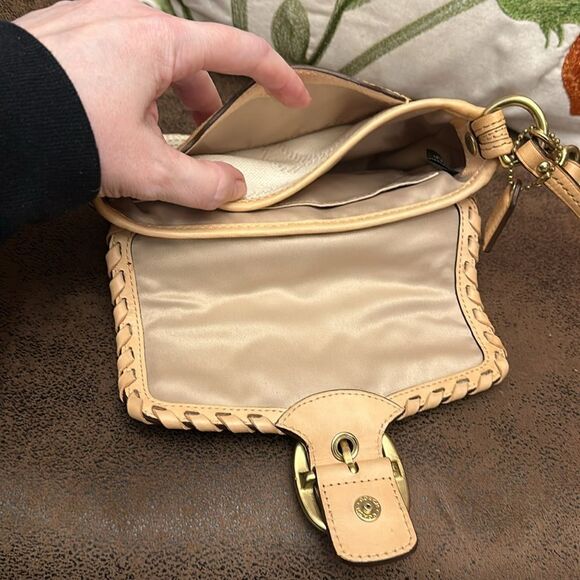 COACH BLEEKER VACHETTA LEATHER FLORAL APPLIQUÉ & FABRIC WRISTLET LTD ED 2007 EUC - Picture 13 of 14